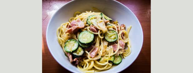 Pennes ou pâtes courgettes curry