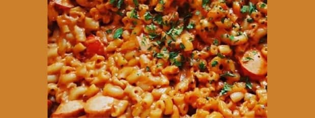 Recette-des-coquillettes-saucisses-facon-Tex-Mex-facile