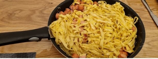 PÂTES EN OMELETTE ET CHAMPIGNONS