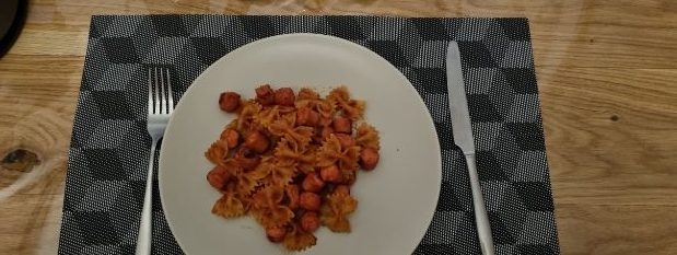 Pâtes sauce tomate et saucisse snacks